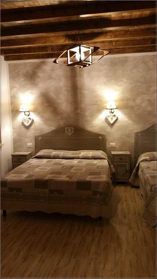 La Casa Delle Rondini Bed and Breakfast Roncoferraro Eksteriør billede