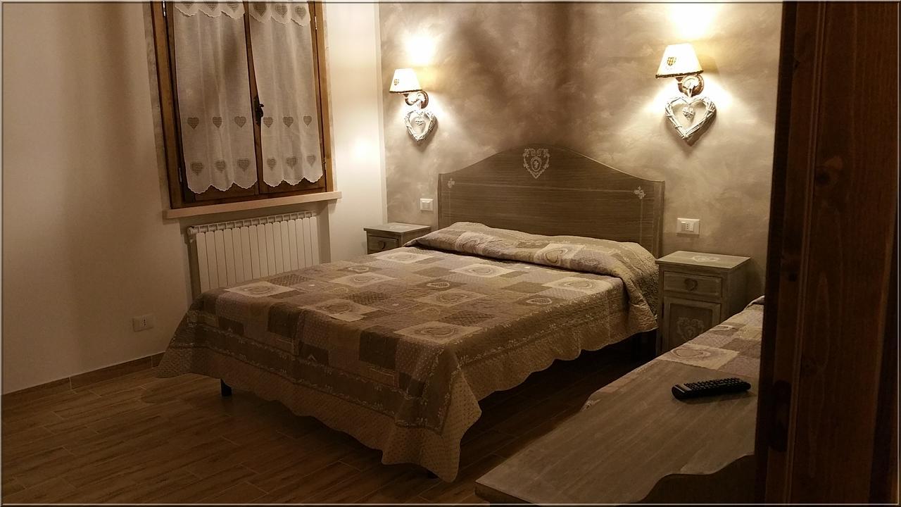 La Casa Delle Rondini Bed and Breakfast Roncoferraro Eksteriør billede