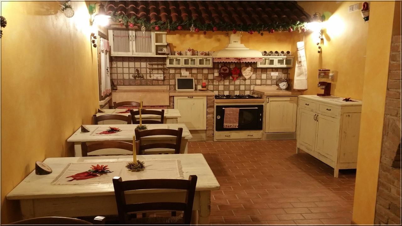 La Casa Delle Rondini Bed and Breakfast Roncoferraro Eksteriør billede