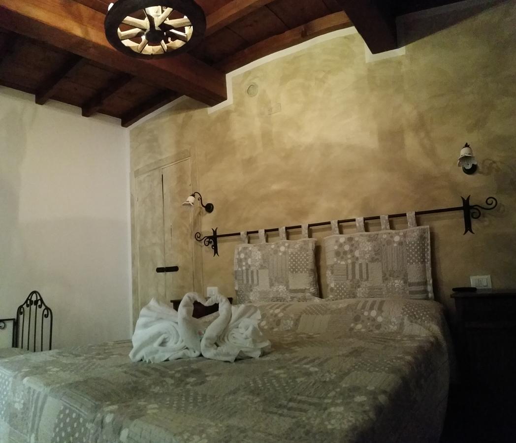 La Casa Delle Rondini Bed and Breakfast Roncoferraro Eksteriør billede