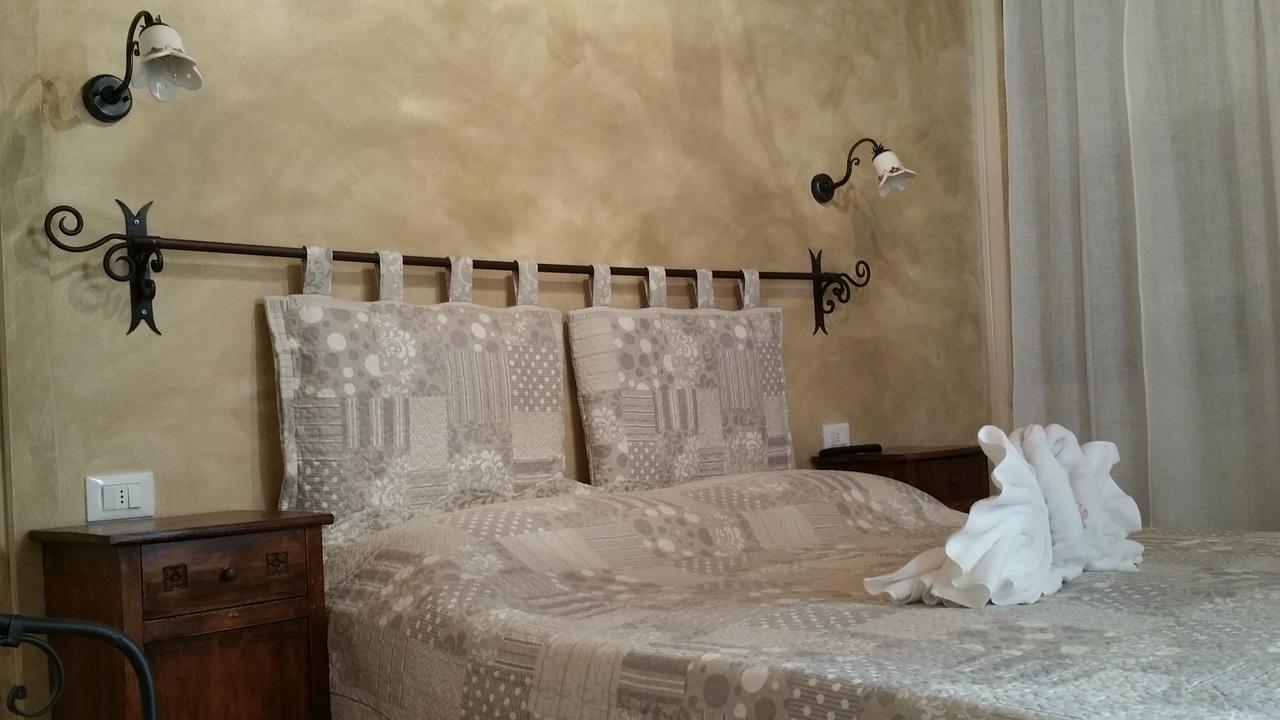 La Casa Delle Rondini Bed and Breakfast Roncoferraro Eksteriør billede