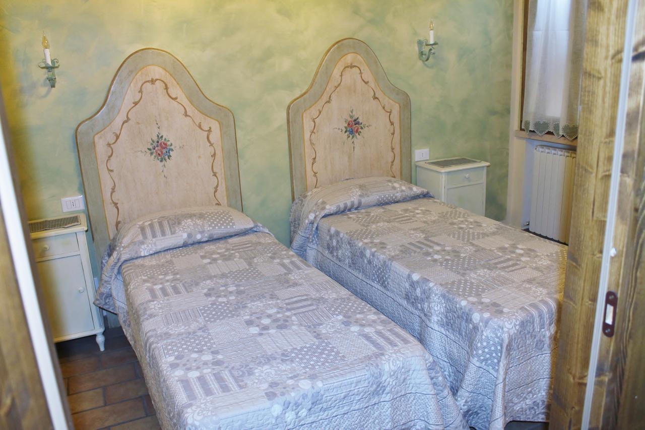 La Casa Delle Rondini Bed and Breakfast Roncoferraro Eksteriør billede