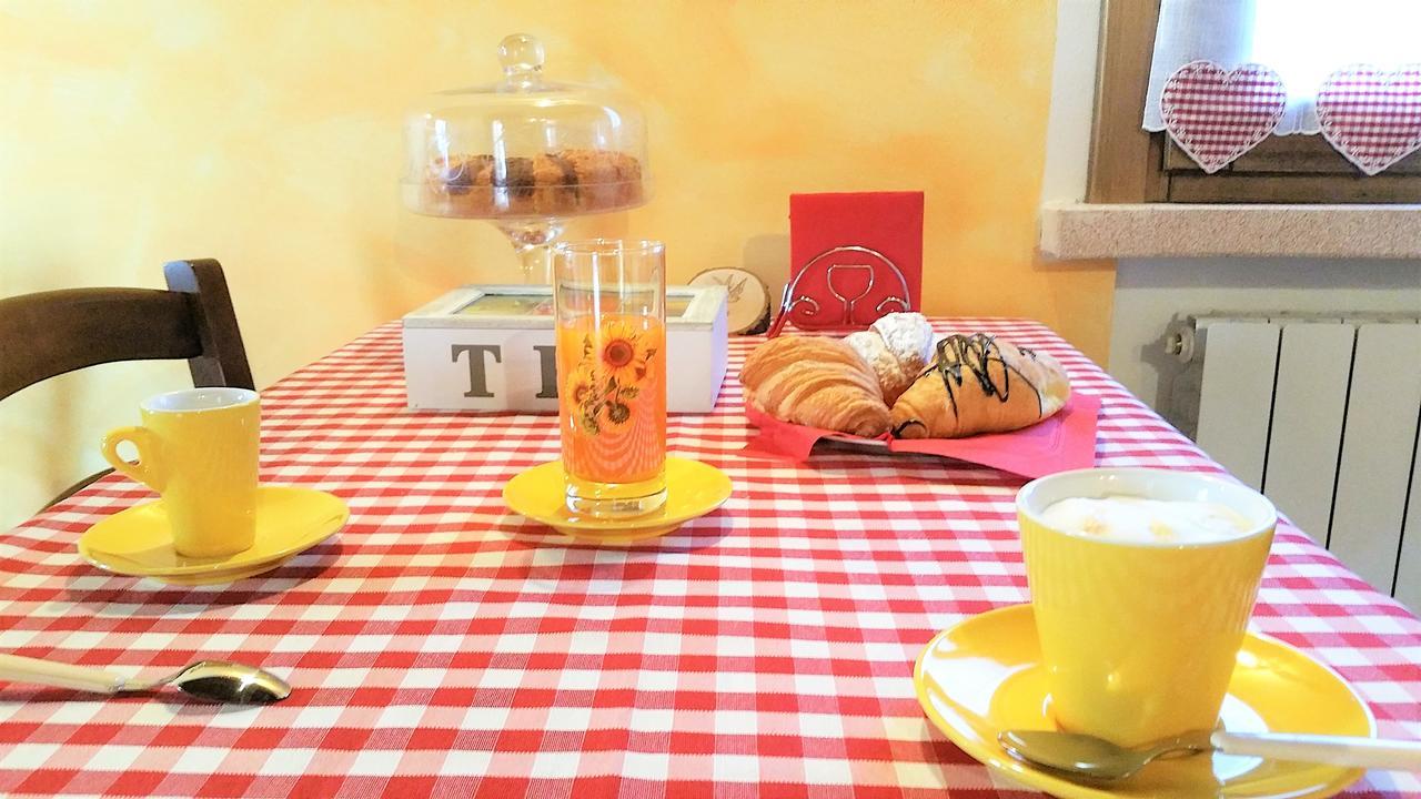 La Casa Delle Rondini Bed and Breakfast Roncoferraro Eksteriør billede