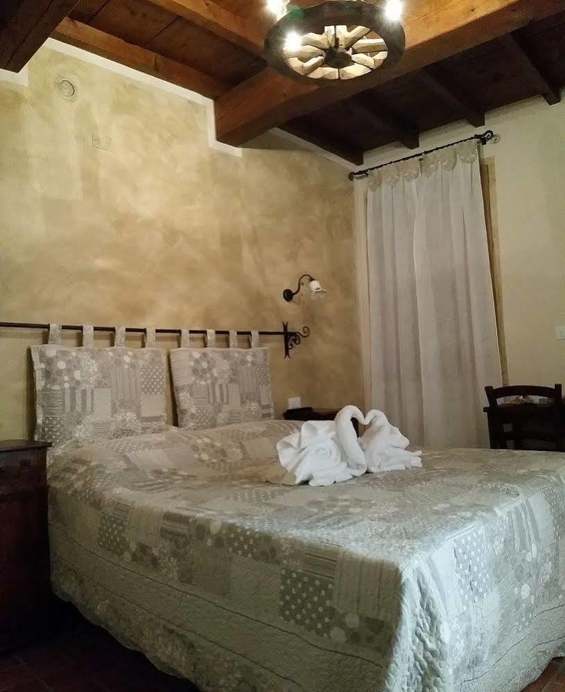 La Casa Delle Rondini Bed and Breakfast Roncoferraro Eksteriør billede