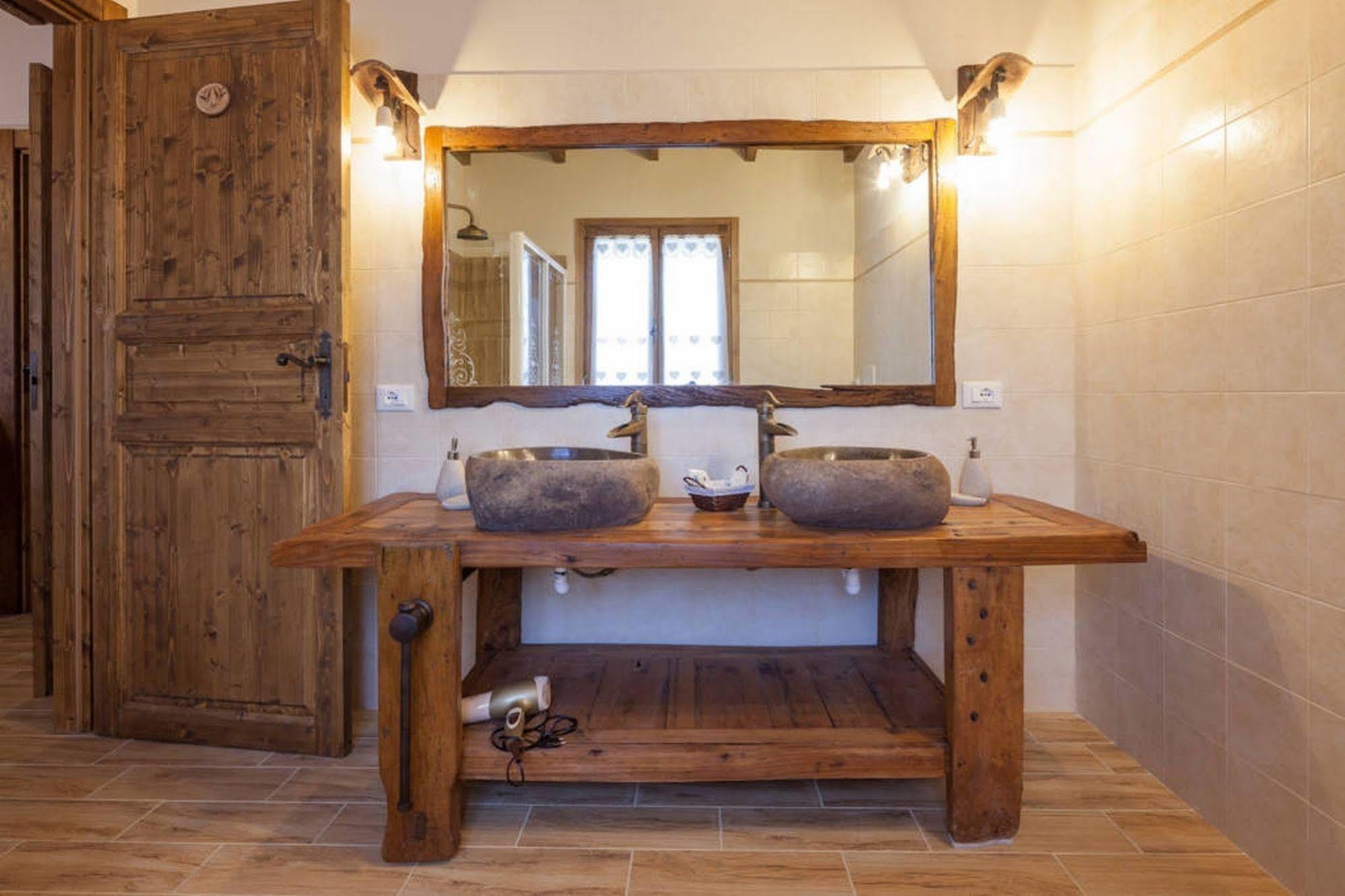 La Casa Delle Rondini Bed and Breakfast Roncoferraro Eksteriør billede