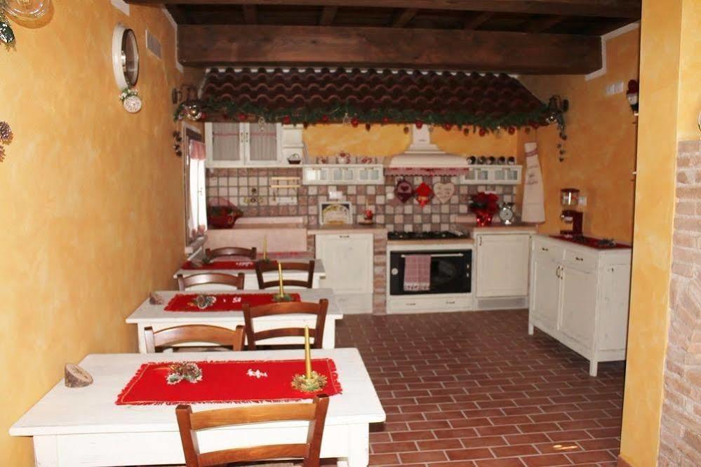 La Casa Delle Rondini Bed and Breakfast Roncoferraro Eksteriør billede