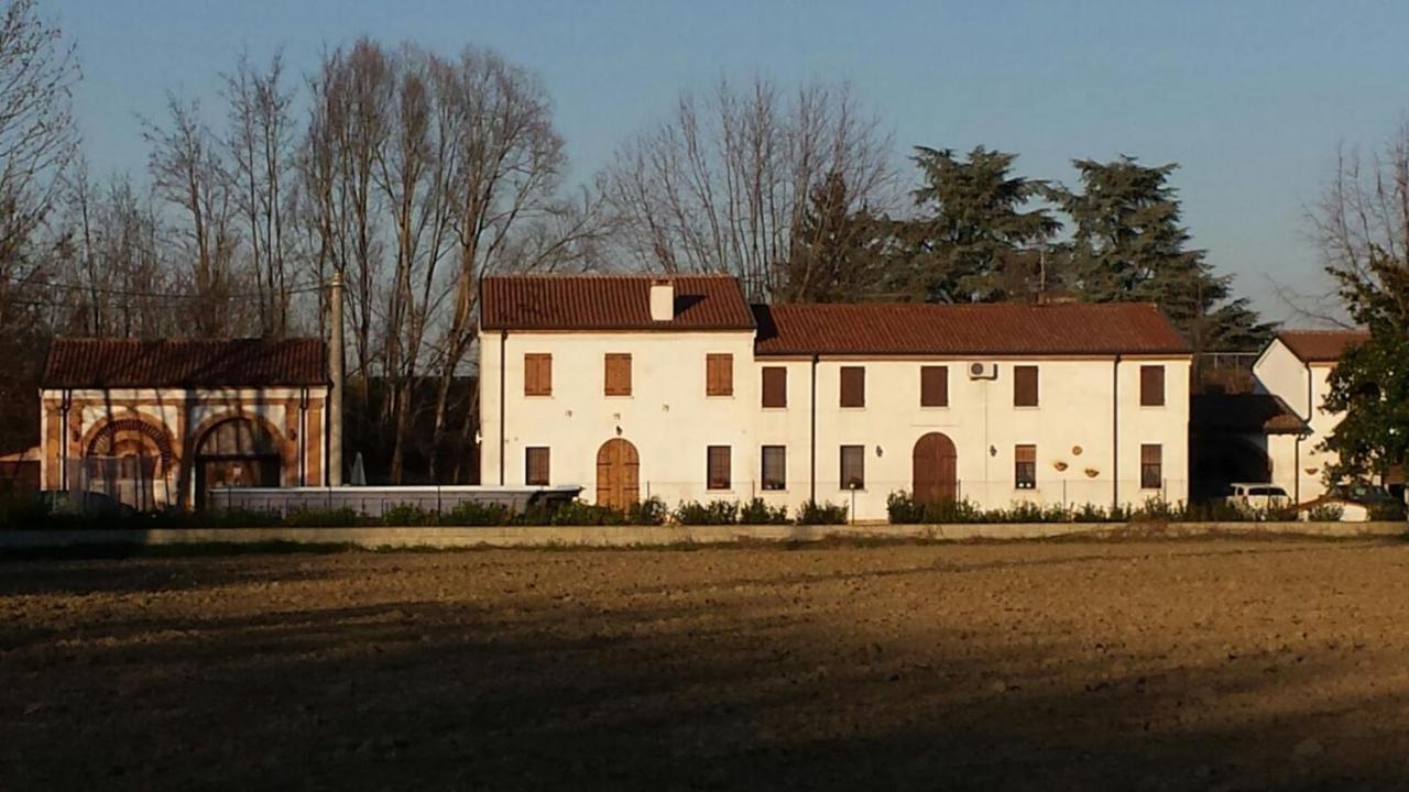 La Casa Delle Rondini Bed and Breakfast Roncoferraro Eksteriør billede