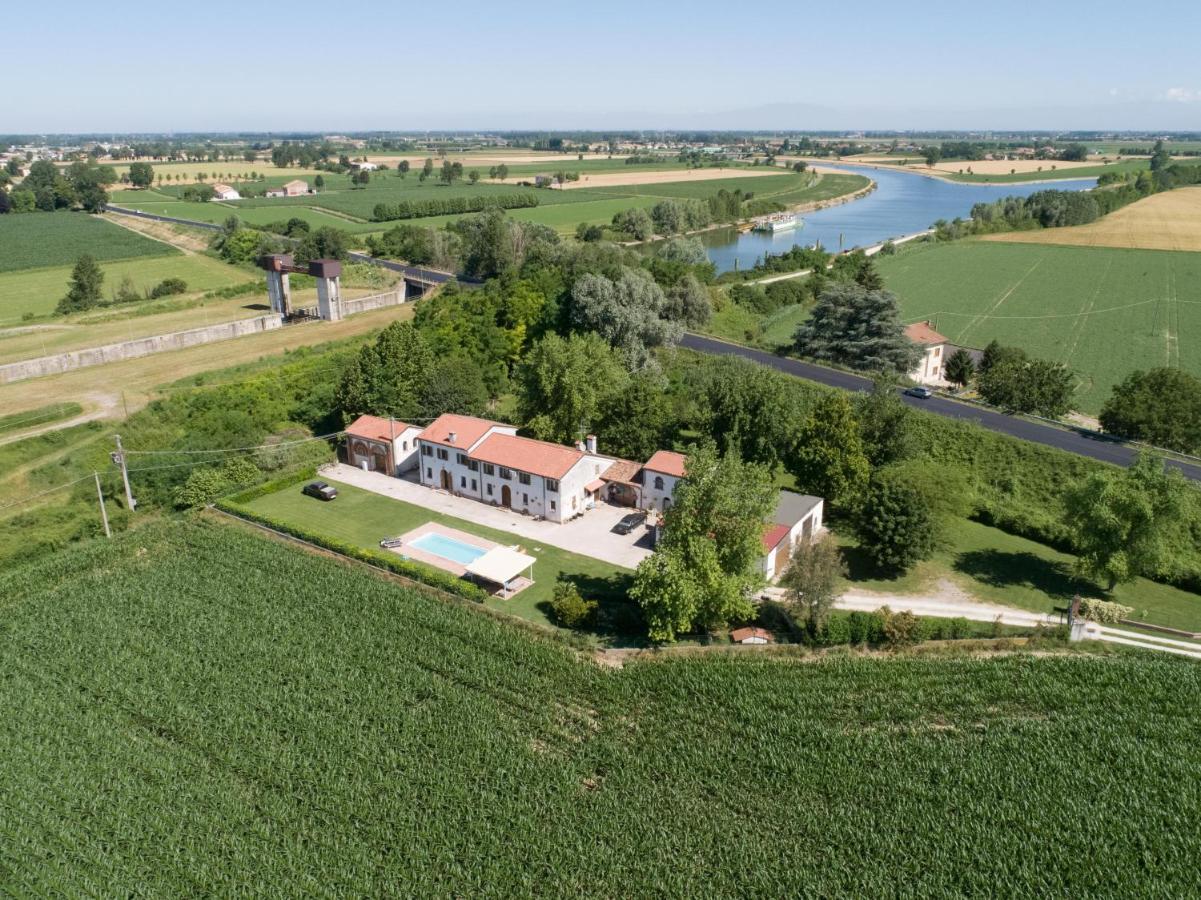 La Casa Delle Rondini Bed and Breakfast Roncoferraro Eksteriør billede